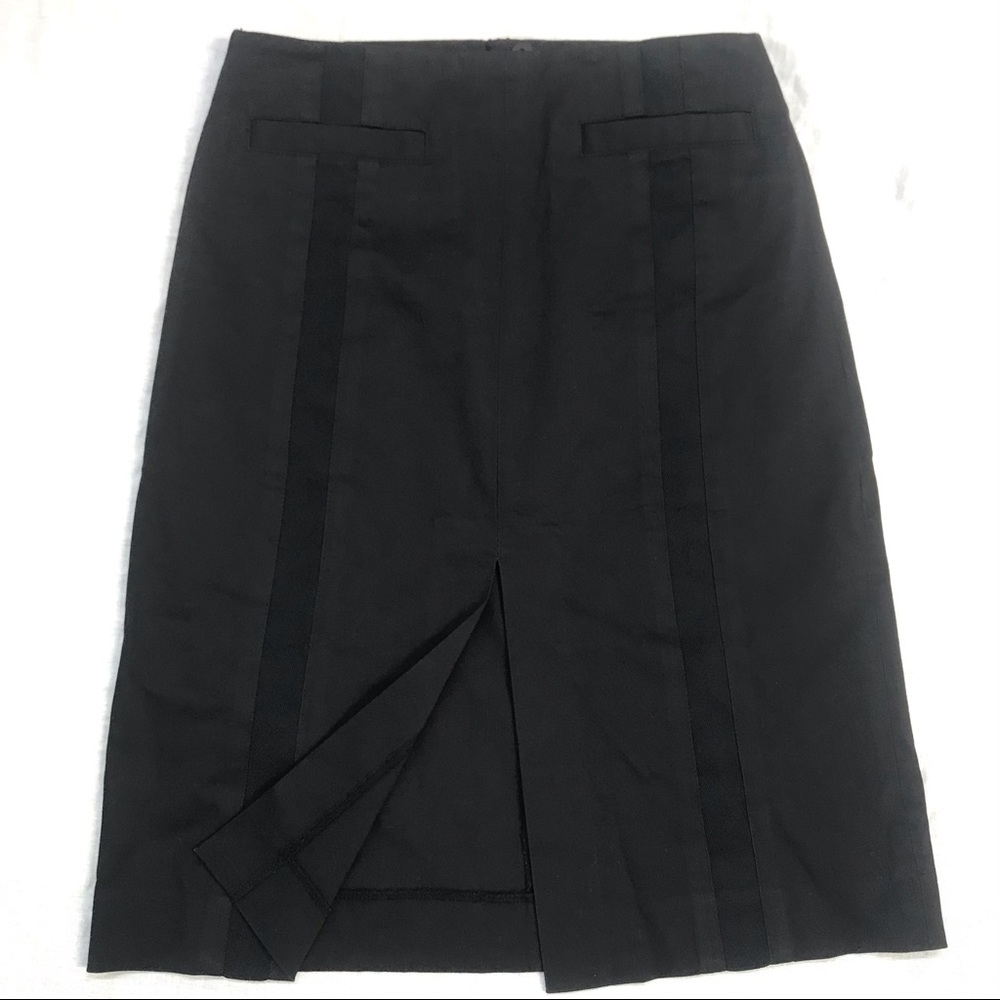 Armani Exchange Women’s Career Skirt
Size 0 26x22
